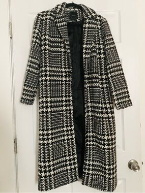 Forever 21 Black and White Houndstooth Coat